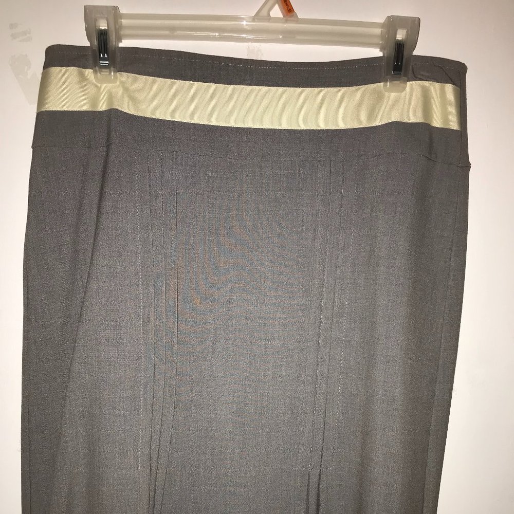 HeartSoul - SZ 7 (M) - Junior's Grey Skirt with Yellow Band - Gently Worn